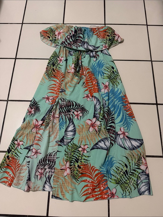 SHEIN Dresses & Skirts - SHEIN Mint Tropical Floral Strapless Sundress